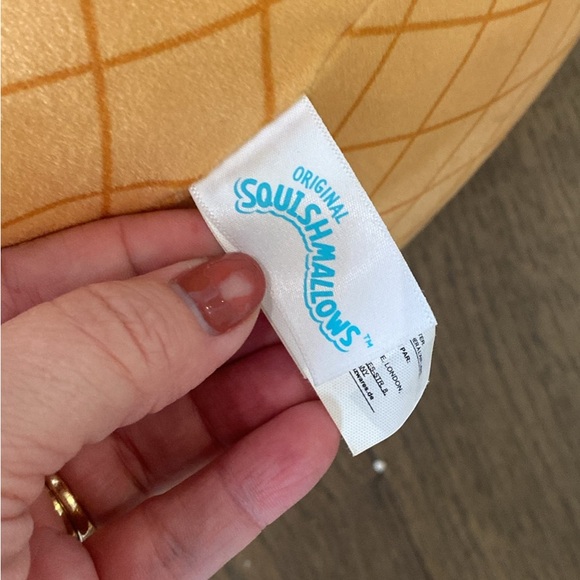 Squishmallows Ice Cream 16” - Picture 2 of 3